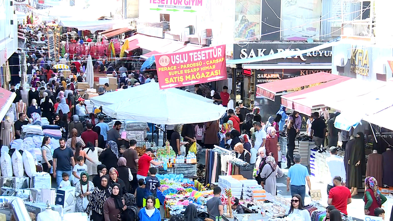 Amadekariyên cejnê li Diyarbekirê: Ne welatî razî ne û ne jî esnaf