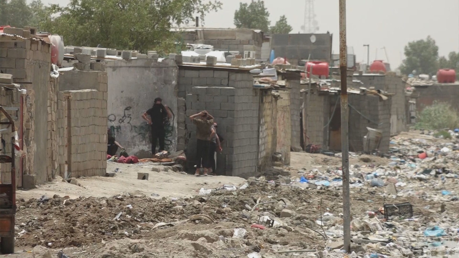 A rundown neighborhood in Basra, reflecting the city’s deepening poverty. (Photo: Kurdistan24)