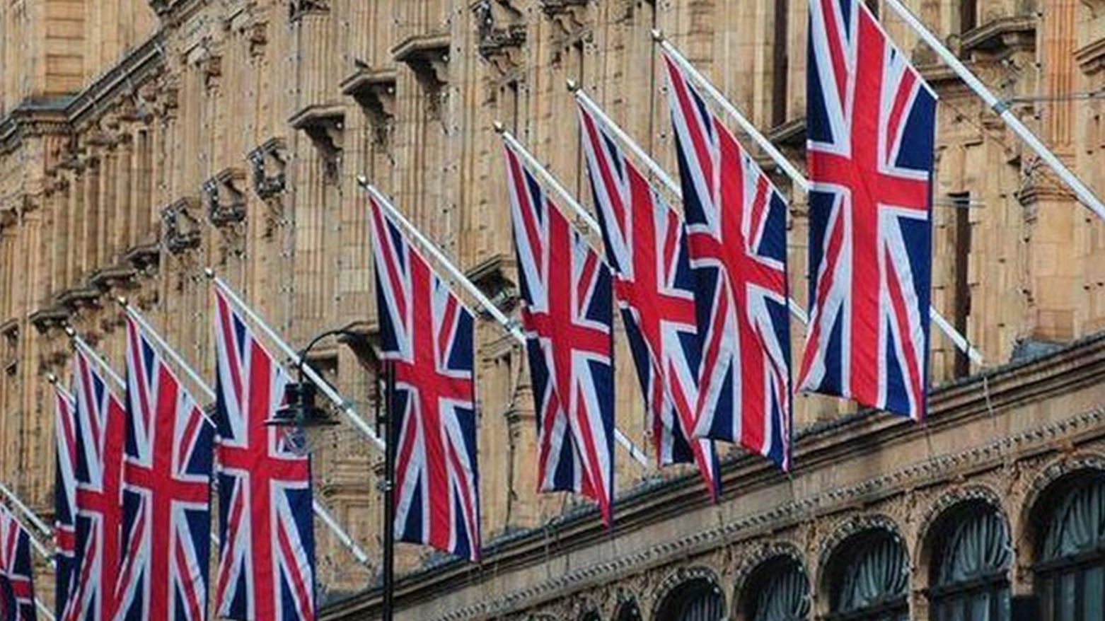 القضاء البريطاني يدين شخصاً أحرق المصحف في لندن