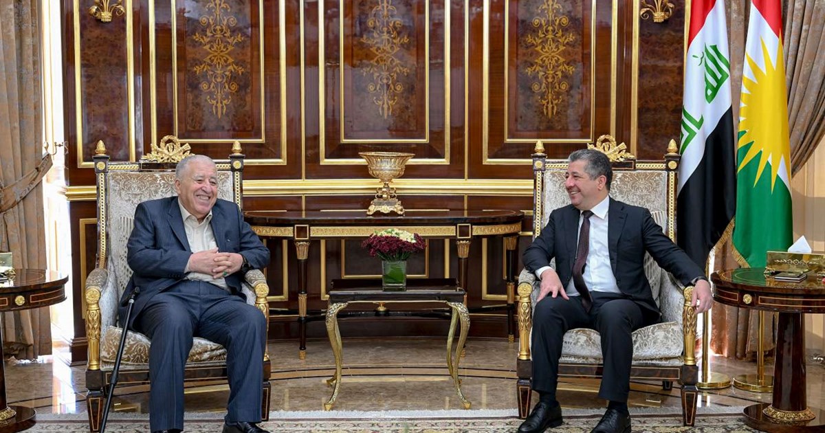 Kurdistan Region Prime Minister Masrour Barzani (right) during his meeting with renowned Kurdish writer and intellectual Fuad Majeed Misri, June 3, 2025. (Photo: KRG)