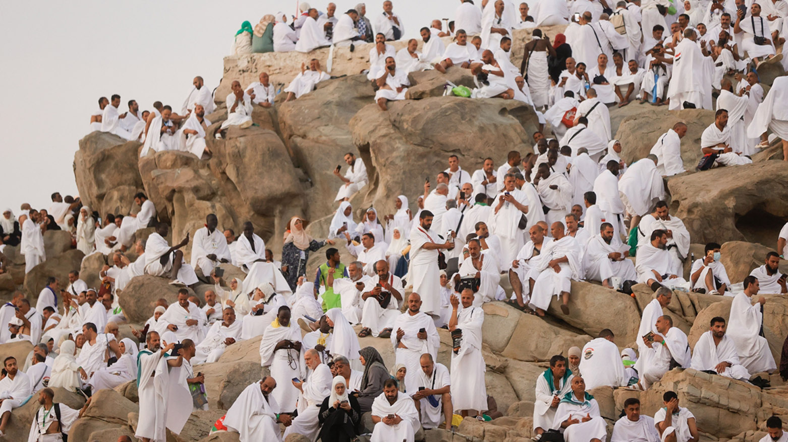 حاجییان لە کێوی عەرەفە