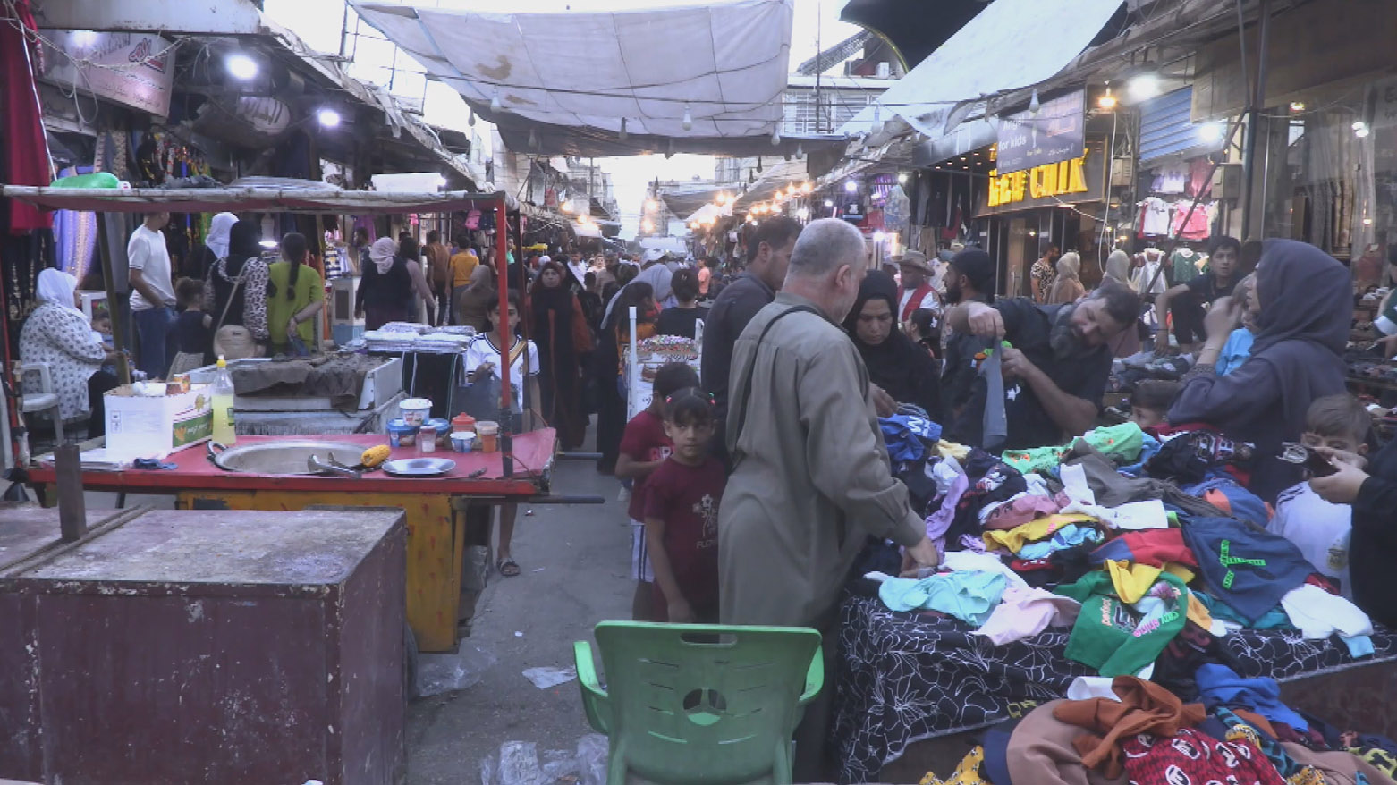 Welatiyên Rojavayê Kurdistanê di rewşeke aborî ya dijwar de pêşwaziya cejnê dikin