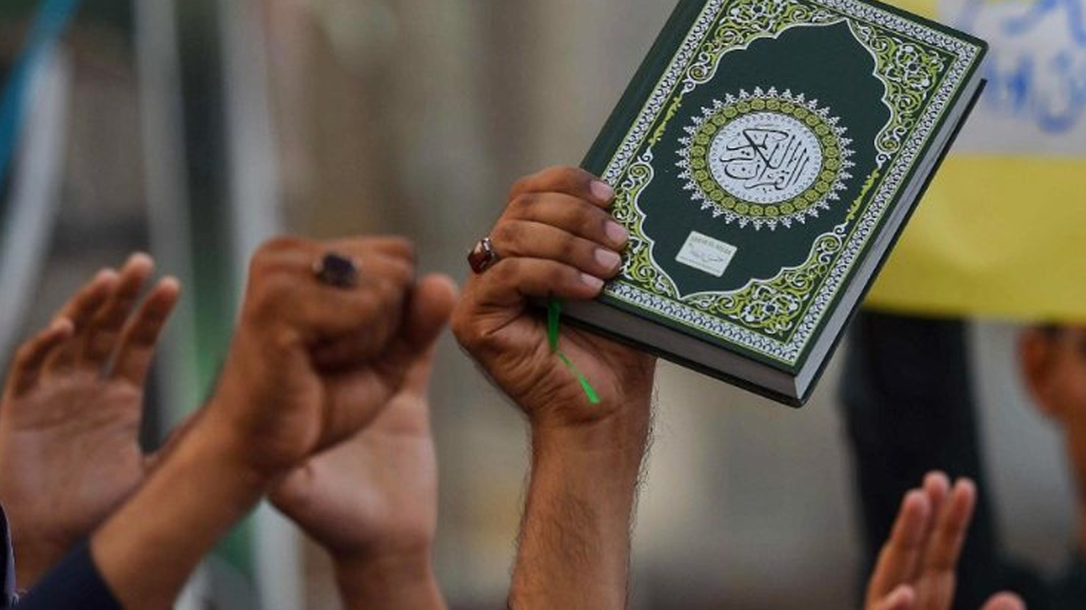 المتهم باحراق مصحف في فرنسا سيحاكم في نهاية تموز