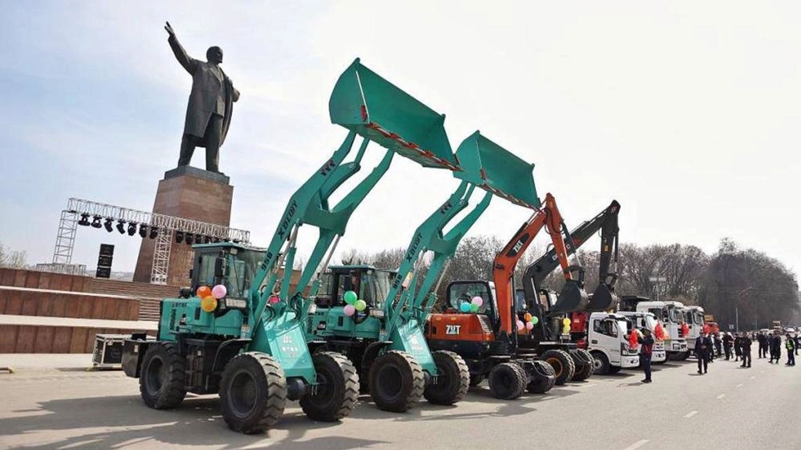 قرغيزستان تزيل أطول نصب لـ لينين في آسيا الوسطى