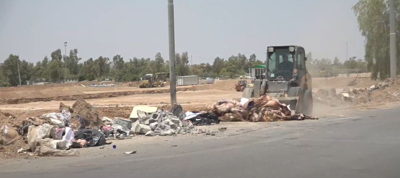 هەڵگرتنەوەی پاشماوەی قوربانیی کردنی هاووڵاتییان لە گەڕەکەکانی هەولێر