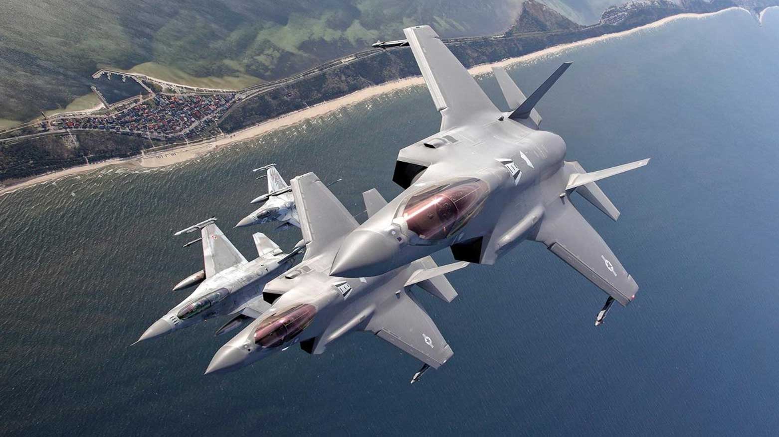 Poland conducting integration training with Polish Air Force F-16 jets over the Polish coast on the Baltic Sea, April 2024. ( Photo: NATO)
