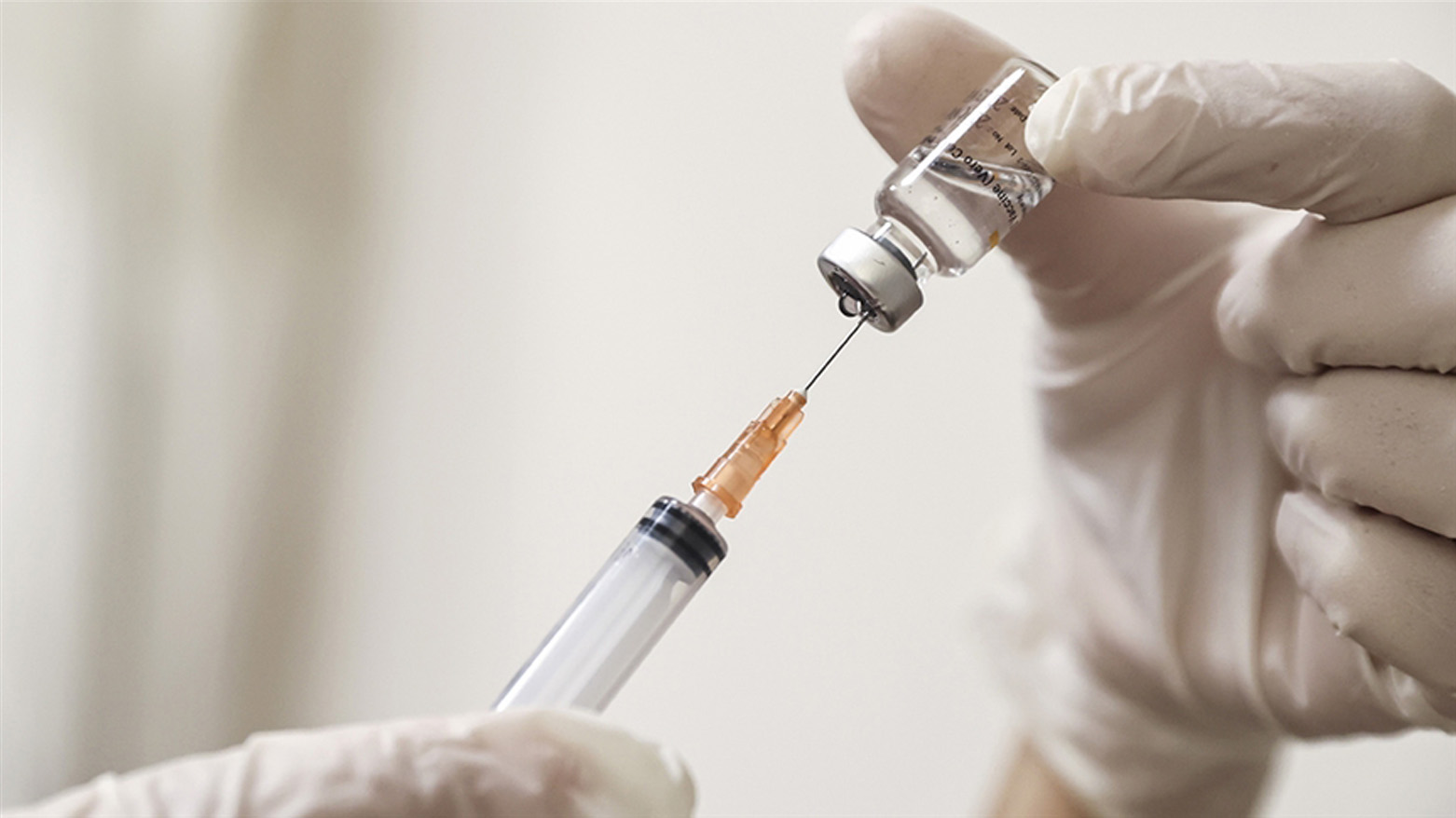 ABD'de aşılarla ilgili düzenleme yapan komitenin 17 üyesi emekli edildi