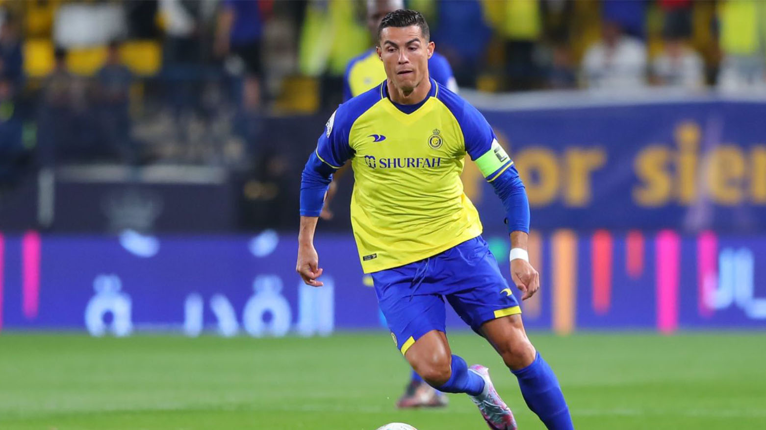 رونالدو يجدد عقده مع النصر