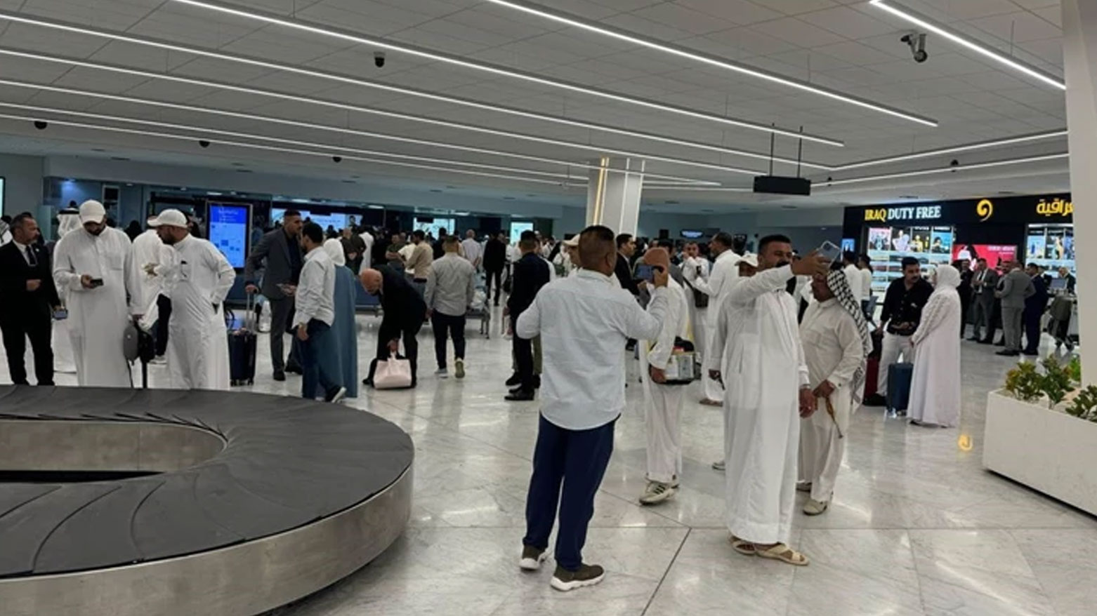 وصول أول رحلة للحجاج العراقيين إلى مطار بغداد