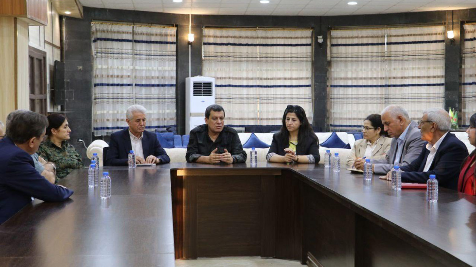 5 rêxistinên mafên mirovan û yasayî daxwazekê ji Şandeya Kurdî ya Hevbeş dikin