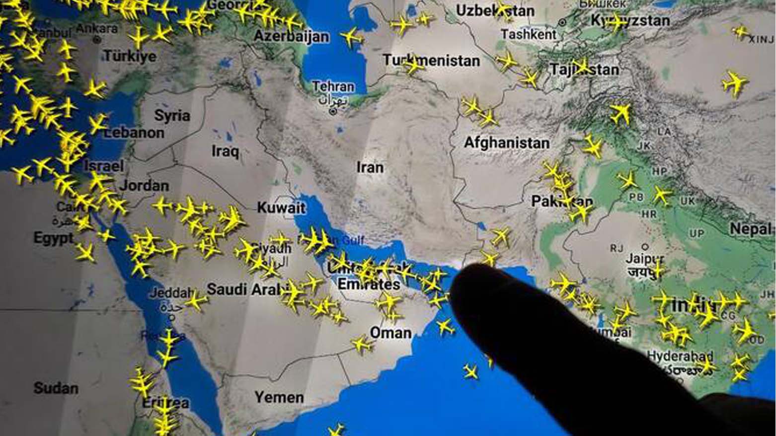 İran, İsrail saldırısı sonrası tüm uçuşları durdurdu