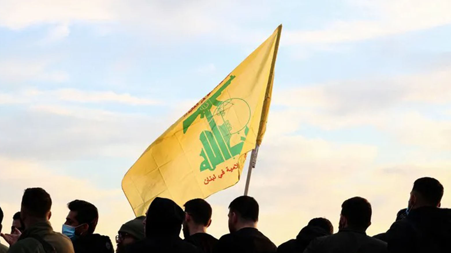 "رويترز" عن مسؤول في حزب الله: لن نبادر لمهاجمة إسرائيل ردًّا على ضرب إيران