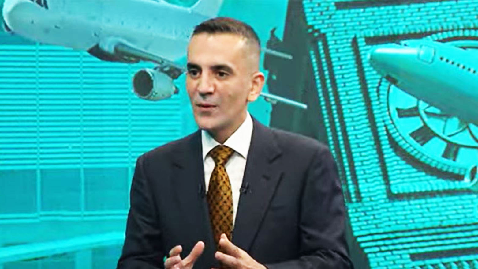 Ehmed Hoşyar: Heta niha 220 geştên asmanî li Firokxaneya Hewlêrê hatine hilweşandin