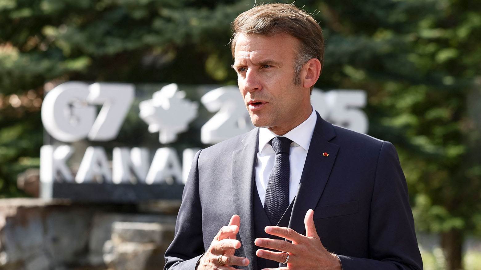 ماكرون يدعو إلى وقف الضربات ضد المدنيين في إيران وإسرائيل