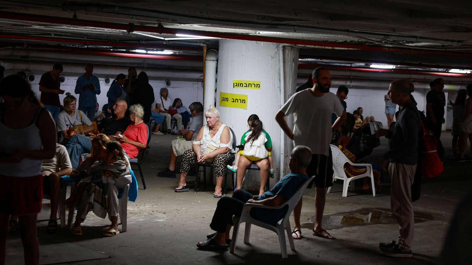 الحرس الثوري الإيراني يعلن استهدف مركز للموساد في تل أبيب