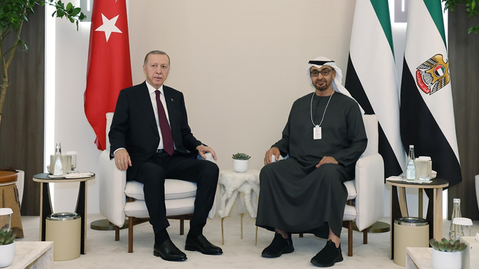 Erdoğan ile BAE Devlet Başkanı Al Nahyan telefonda görüştü