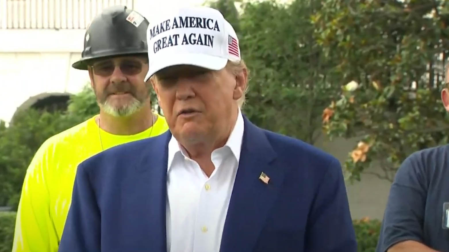 Donald Trump: Divê Îran bê şert û merc xwe radest bike