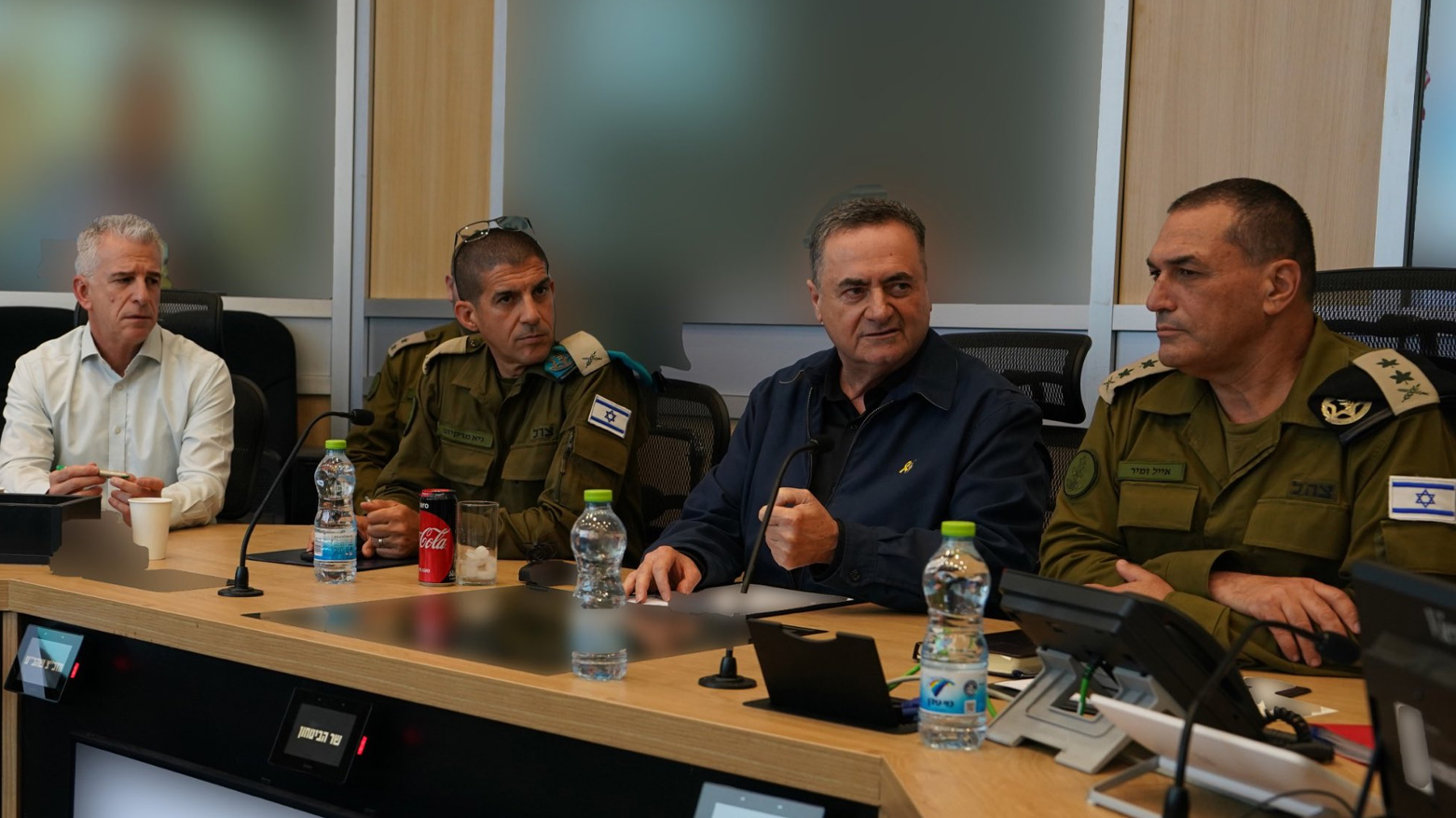 Israeli Defense Minister Israel Katz (C). (Photo: Katz's X account)