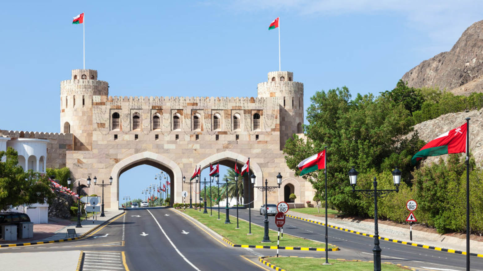 Şandeke Îranî ji bo danûstandinan gihîşt Omanê