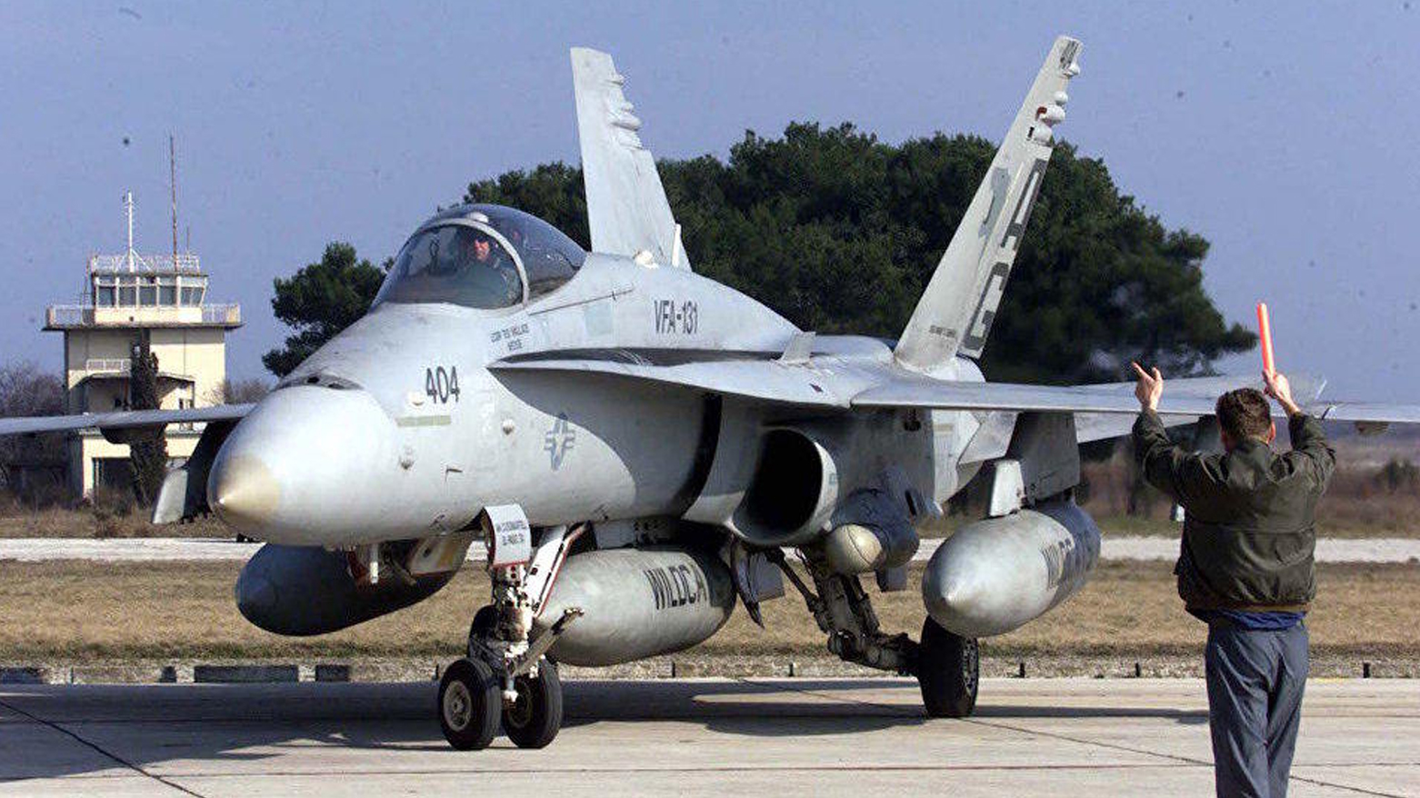 A F/A-18 Hornet jet from the US Navy aircraft carrier USS Dwight D. Eisenhower. (Photo: AFP)
