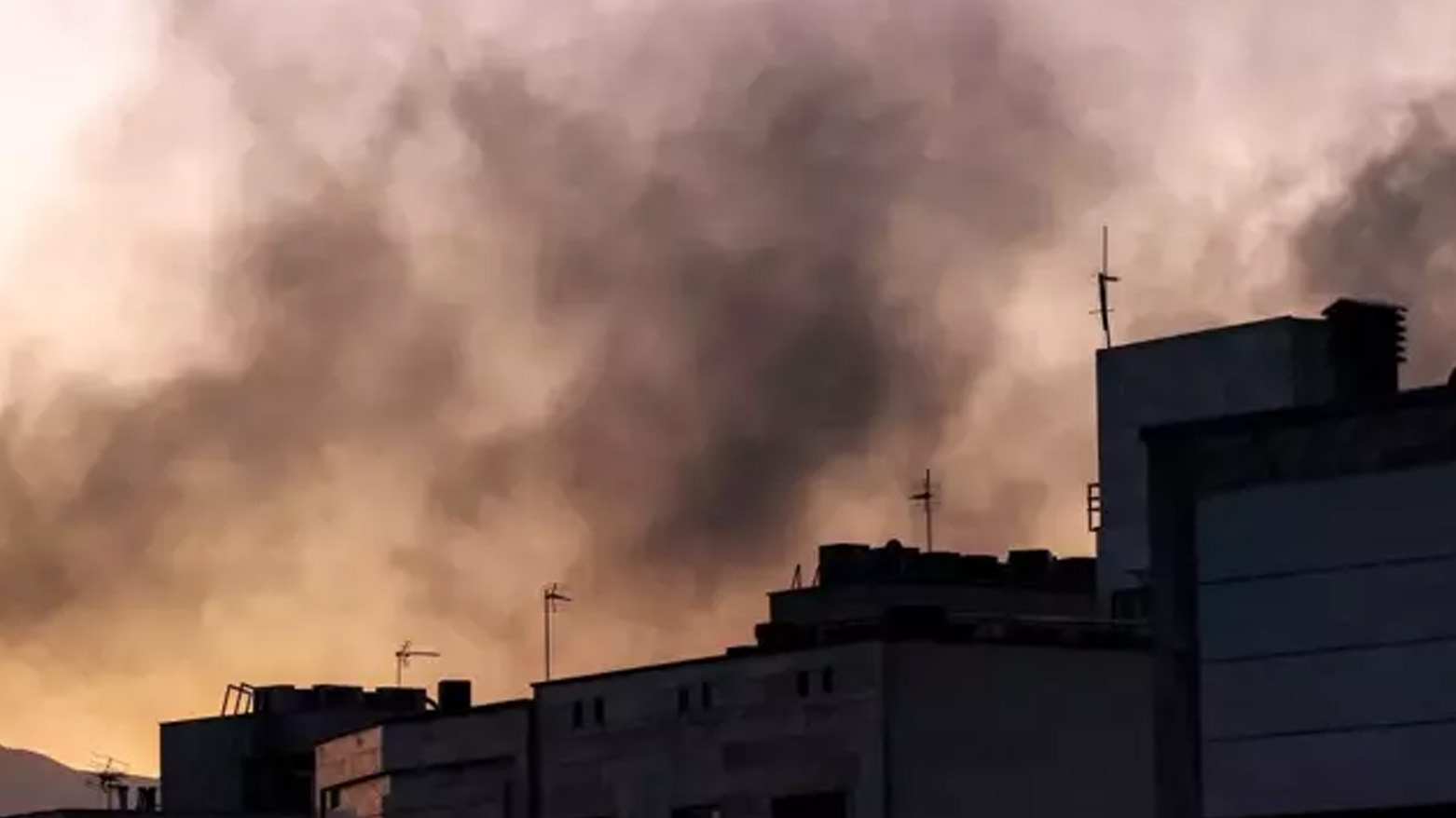 İsrail gece yarısı Tahran'da bir hastaneyi vurdu