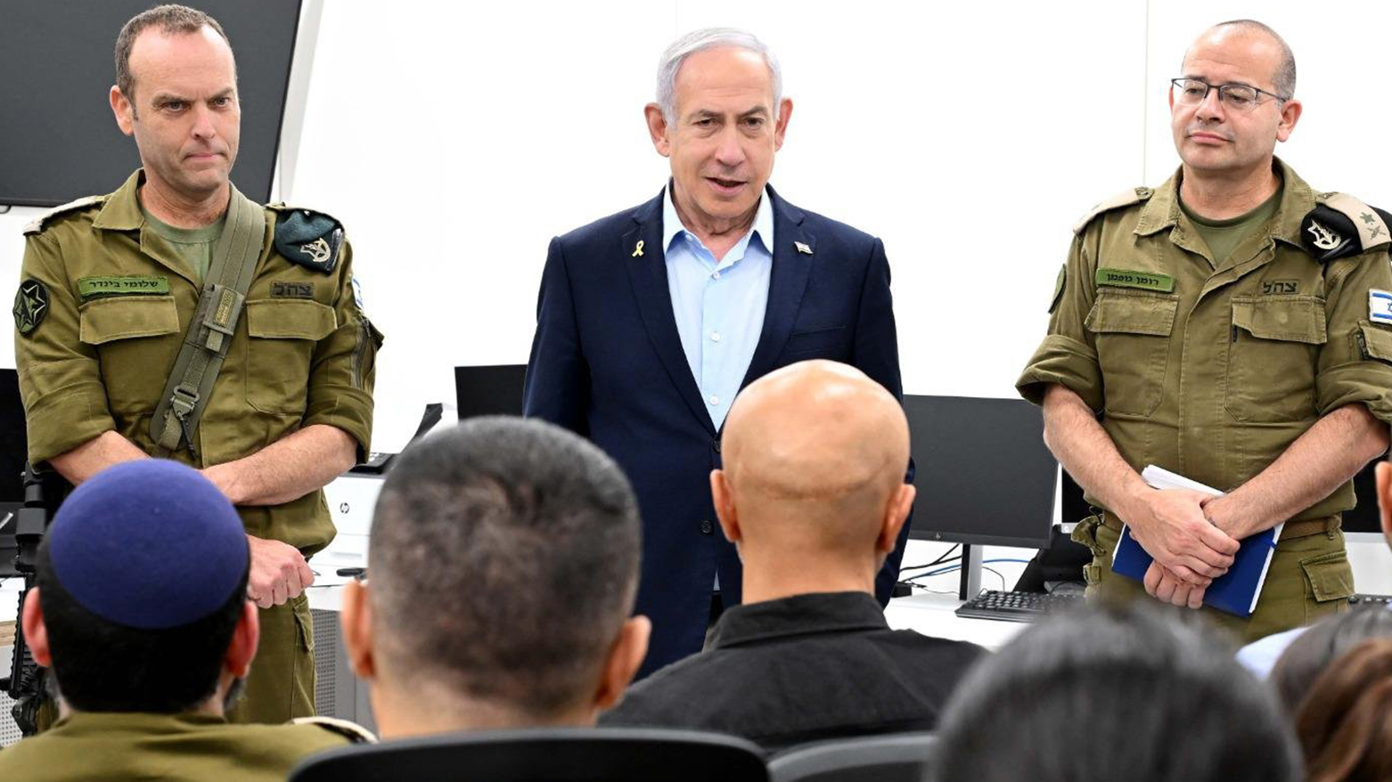 Head of IDF Intelligence, Maj.-Gen. Shlomi Binder (L),Israeli Prime Minister Benjamin Netanyahu (C), Major General Roman Goffman (R). (Photo: Netanyahu's X account)