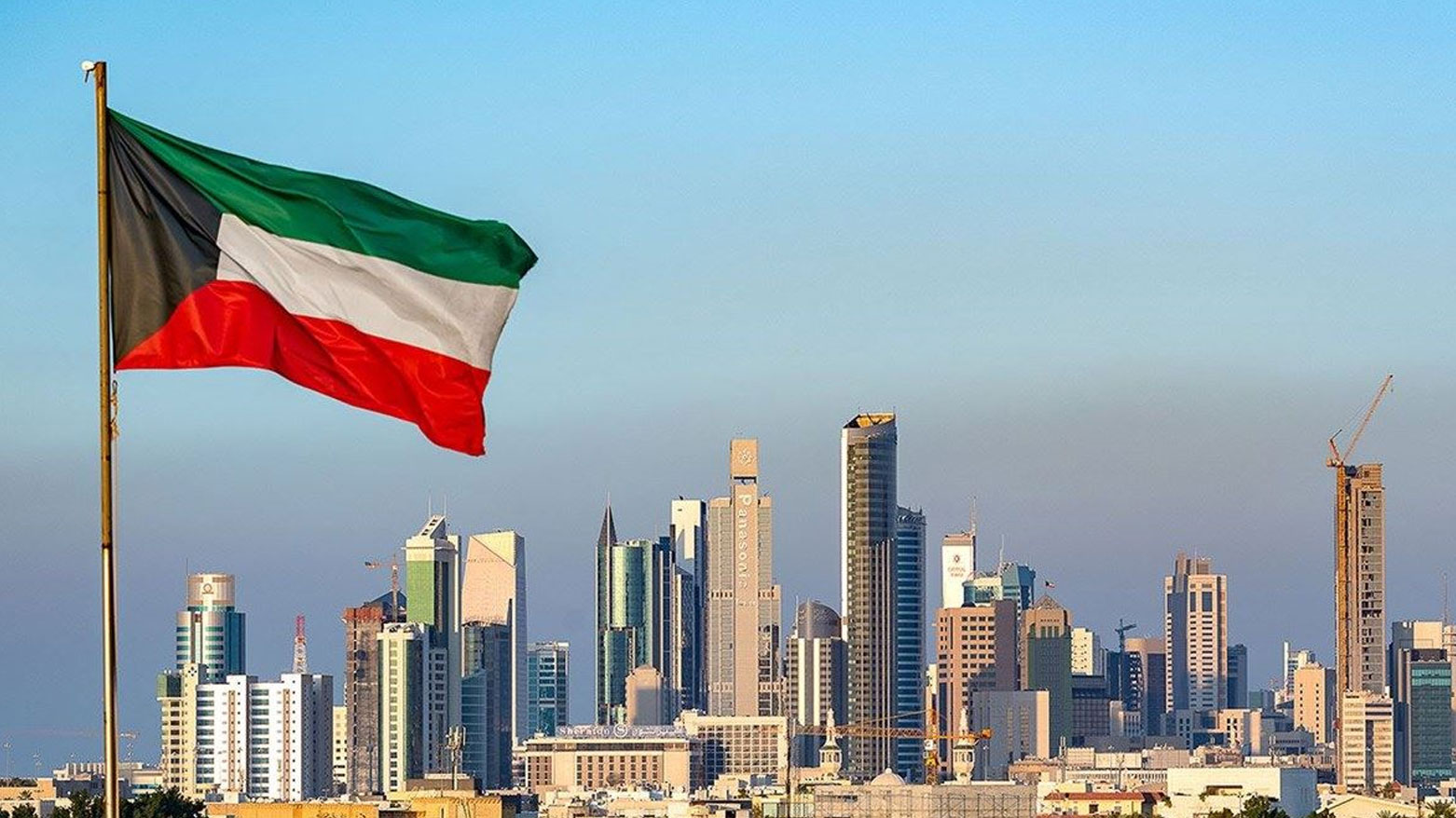 الكويت تفعّل خطة الطوارئ لضمان استمرارية الأعمال والخدمات الحكومية