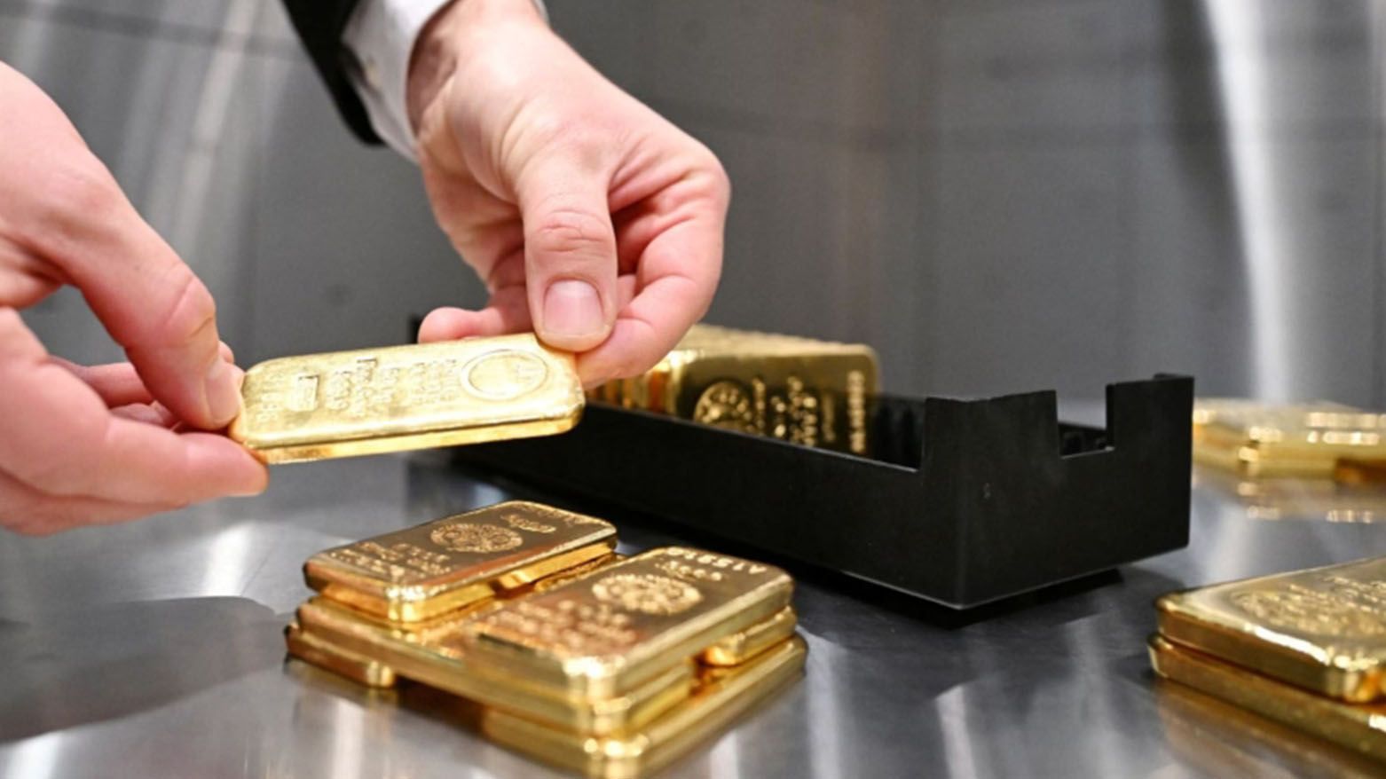 أسعار الذهب تتراجع بعد إعلان ترمب عن وقف إطلاق النار بين إيران وإسرائيل