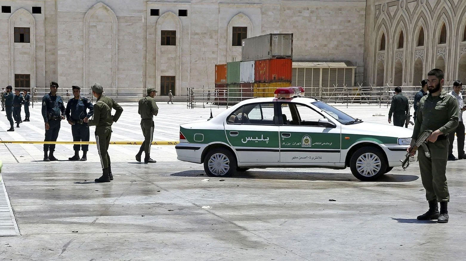 الشرطة الإيرانية (أسوشيتدبرس)