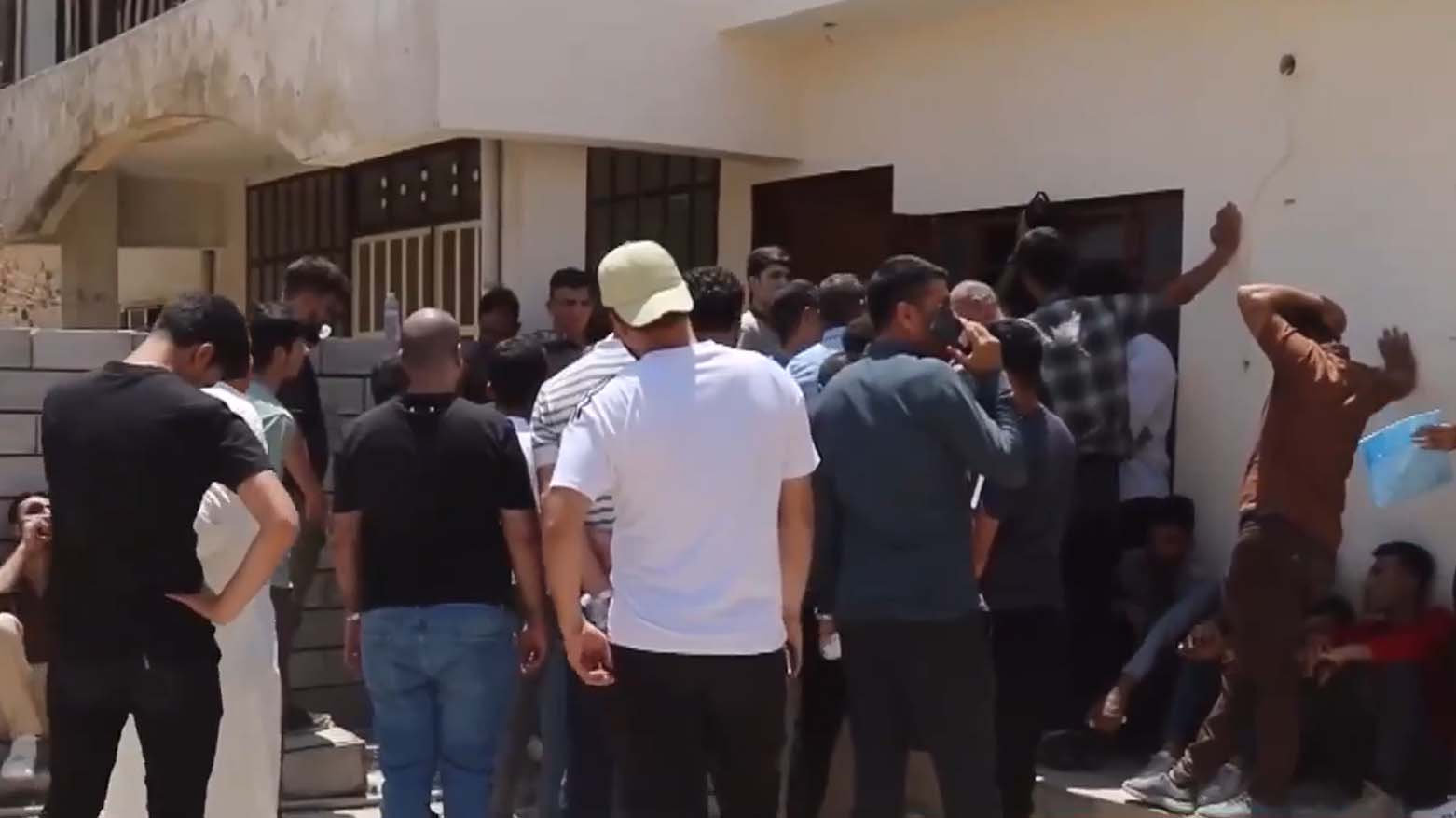 دانیشتووانی نه‌ینه‌وا له‌ به‌ڕێوه‌به‌رایه‌تیی هاتوچۆی پارێزگاكه‌یان بێزارن