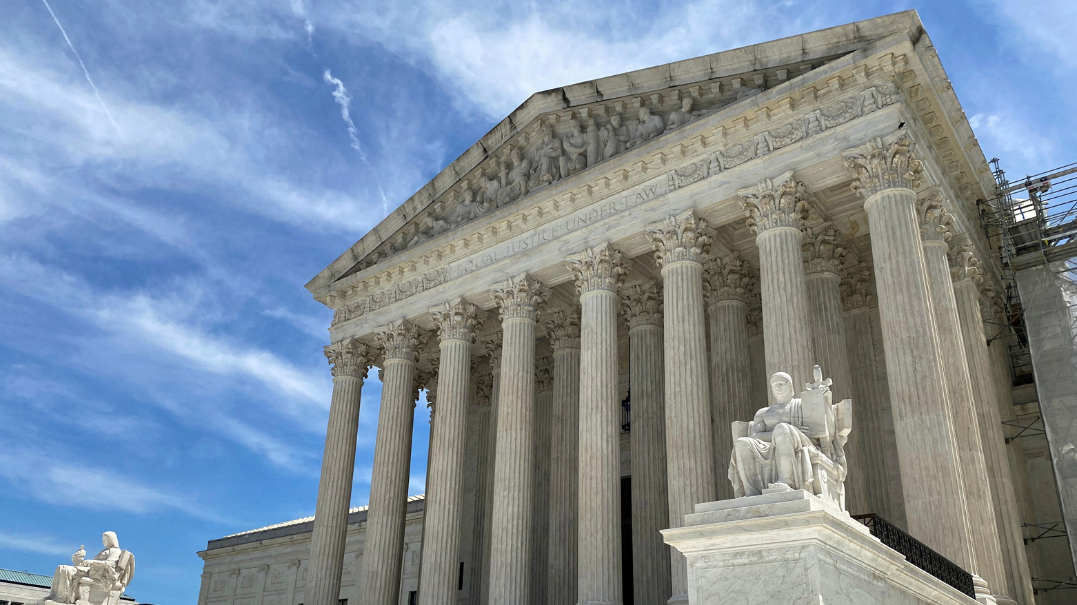 المحكمة العليا تتيح لترامب إمكانية تقييد حق الجنسية بالولادة