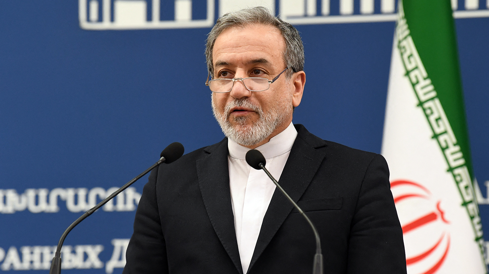 وزير الخارجية الإيراني يدين تصريحات ترامب بحق خامنئي ويصفها بأنها "مهينة وغير مقبولة"