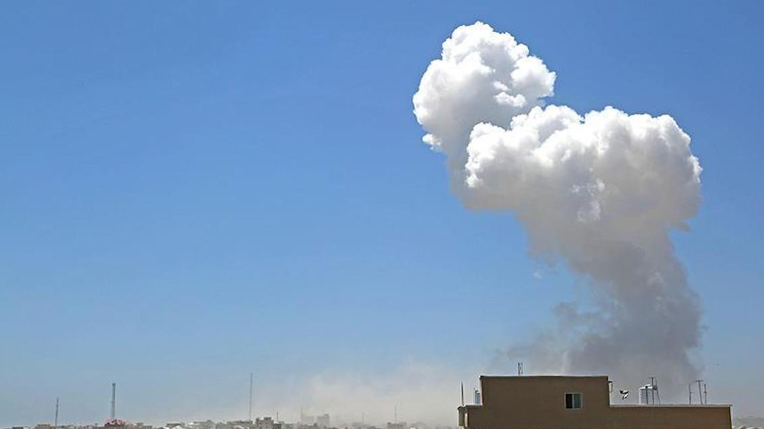 Pakistan’da bombalı saldırı: 13 ölü, 10 yaralı