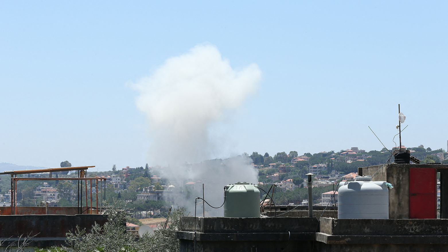 لبنان يطلب ضمانات من بينها انسحاب اسرائيل للالتزام بنزع سلاح حزب الله