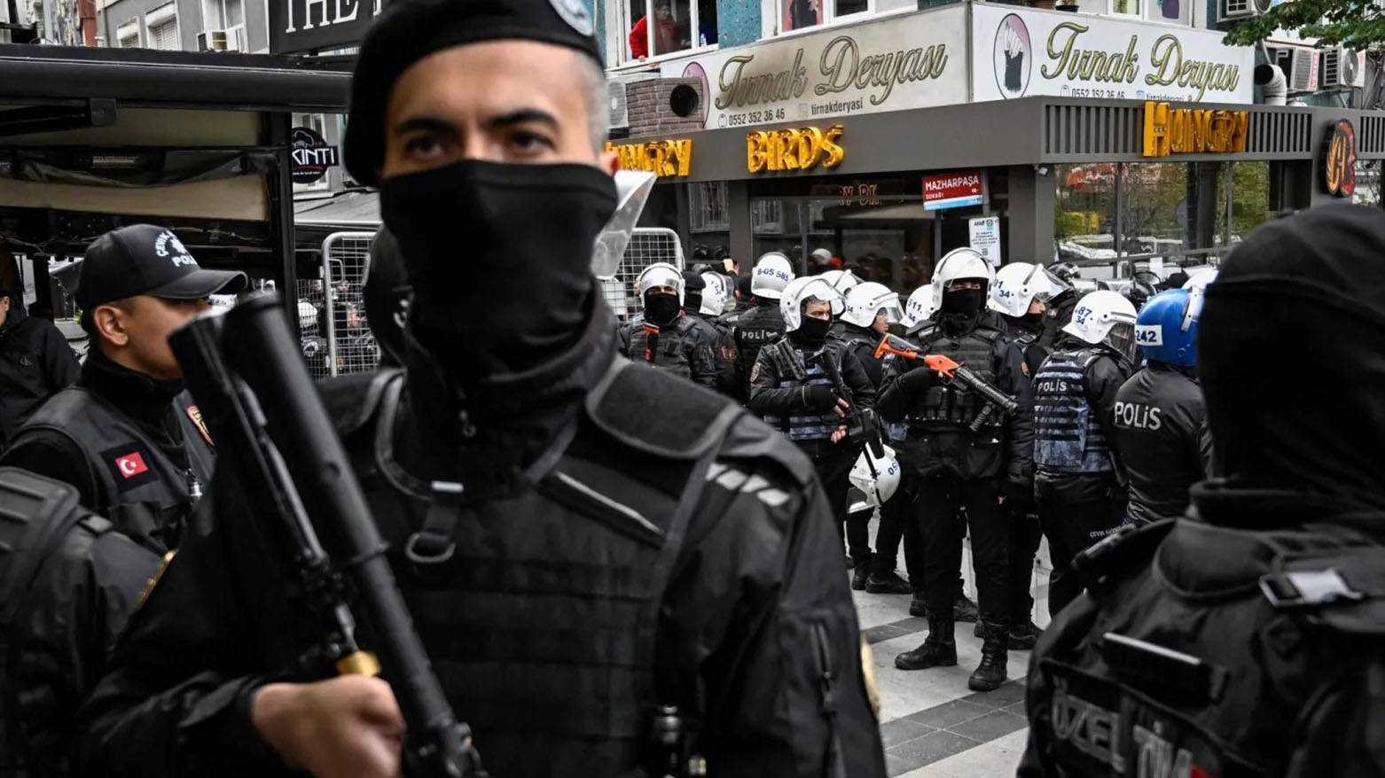 Li Îzmîrê biryara binçavkirina 157 kesan hat dayîn