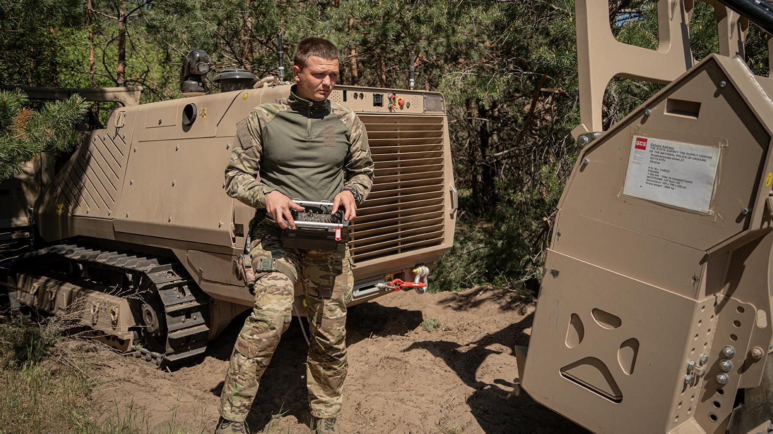 كييف تستدعي القائم بالأعمال الأمريكي بعد قرار واشنطن تعليق تسليمها أسلحة