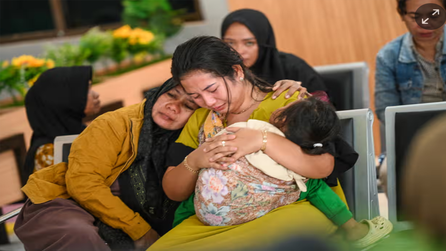 کەسوکاری سەرنشینانی بەلەمەکە