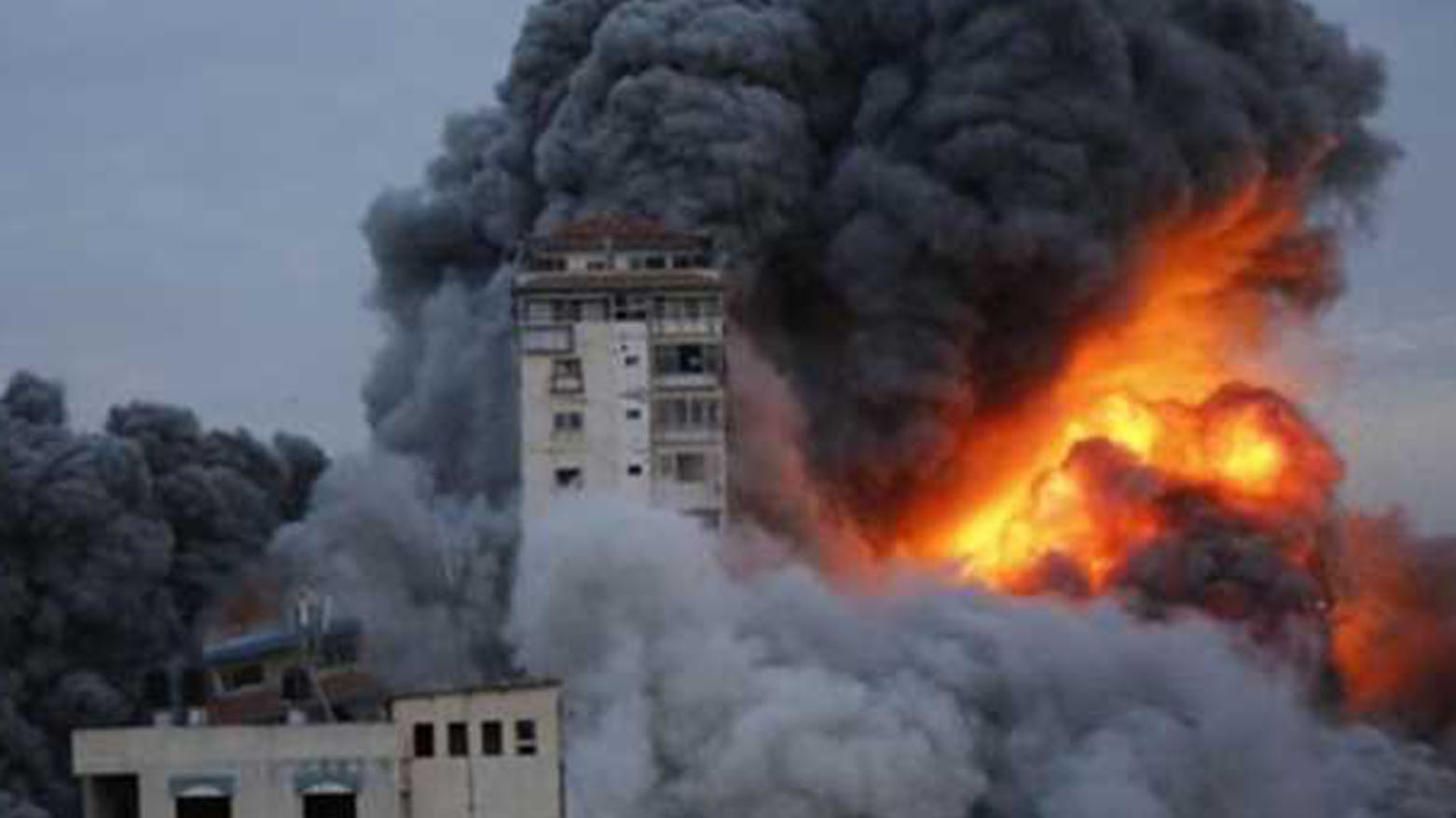صحيفة: طيارون إسرائيليون ألقوا فائض ذخائرهم على غزة خلال الحرب مع إيران