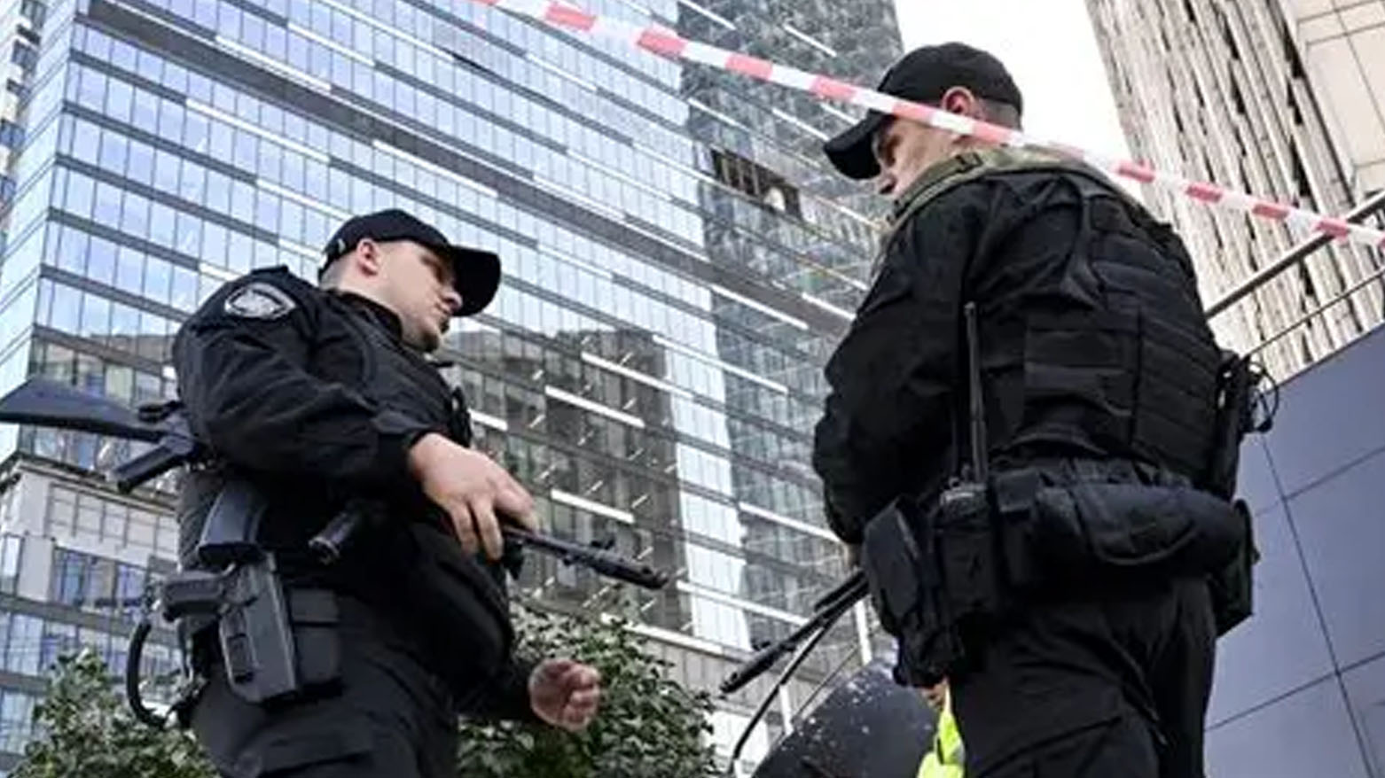 روسيا.. اعتقال مواطنة أثناء زرعها عبوة ناسفة تحت سيارة موظف في إحدى مؤسسات الدفاع