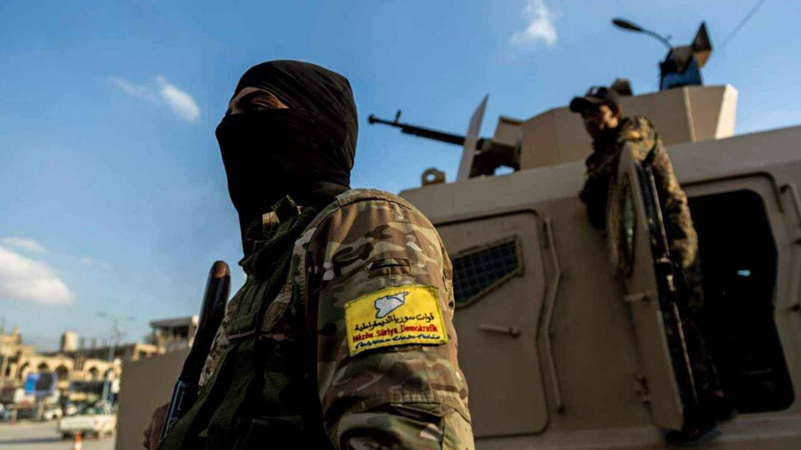 HSD'ê li Kampa Holê endamekî DAIŞ'ê girt