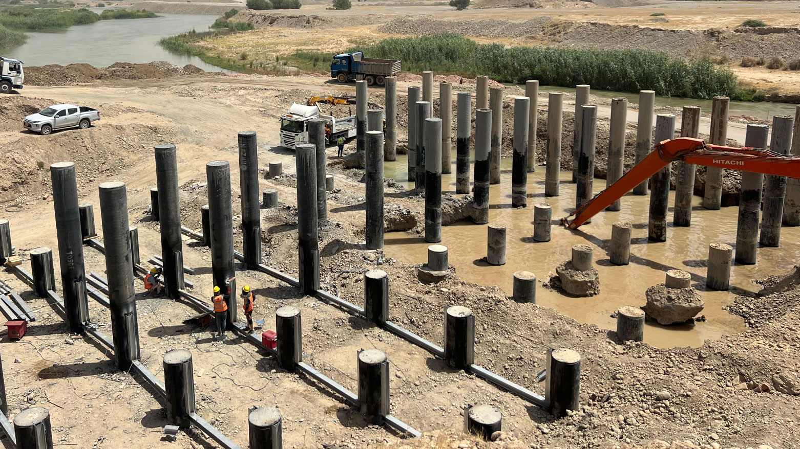 Workers at the Qushtapa Water Project. (Photo: Azer Faruq/Kurdistan24)