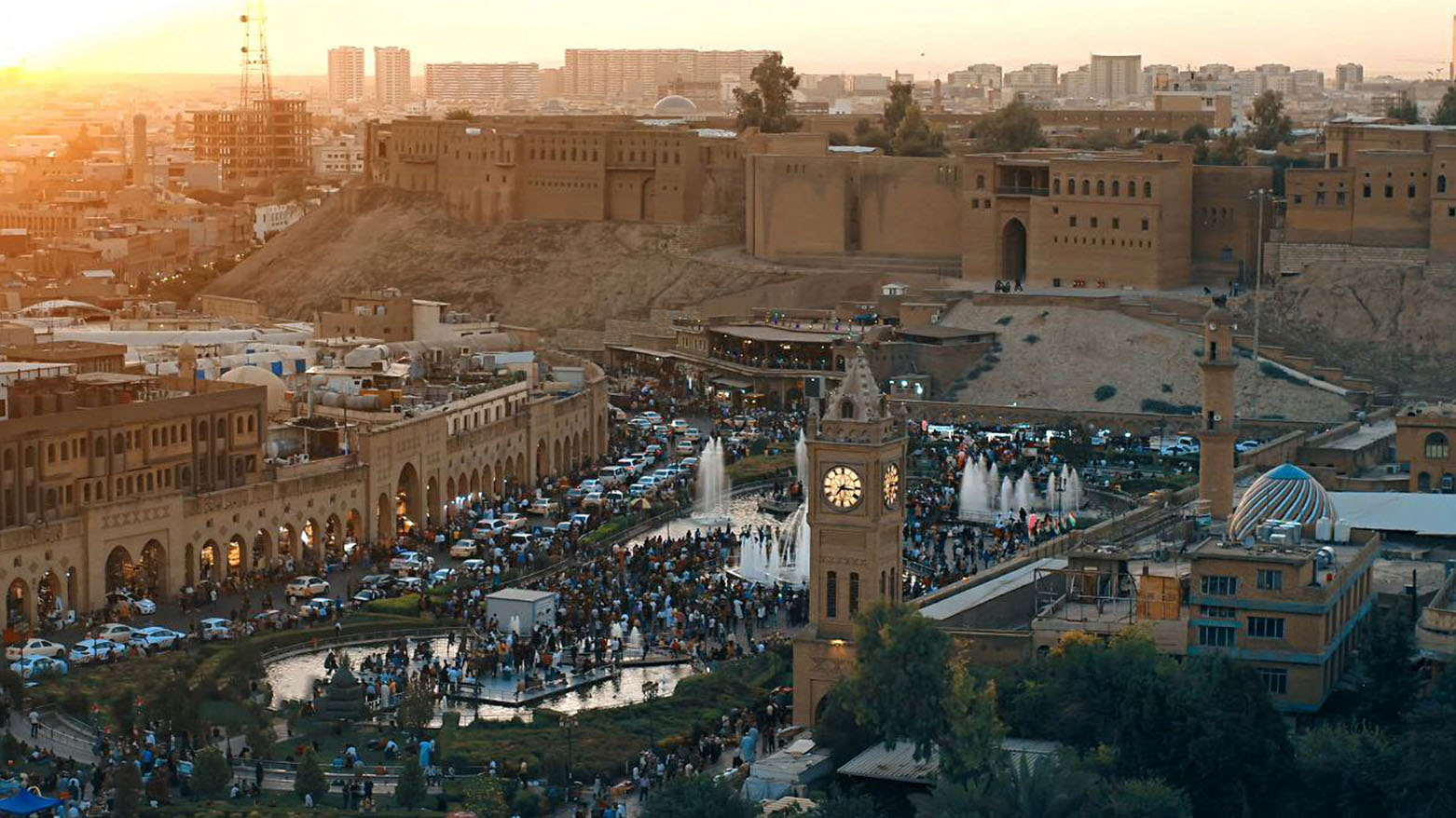 بلدية أربيل تتوعد المخالفين: عقوبات صارمة بحق من يرمون النفايات في الشوارع