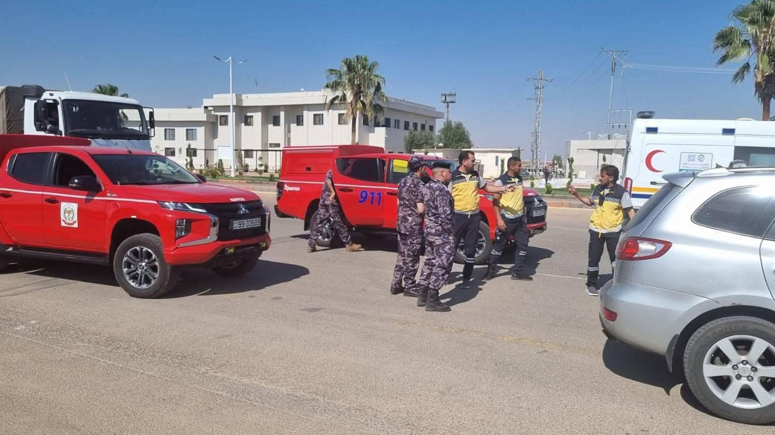 فرق إطفاء أردنية تنضم لإخماد حرائق ريف اللاذقية الشمالي