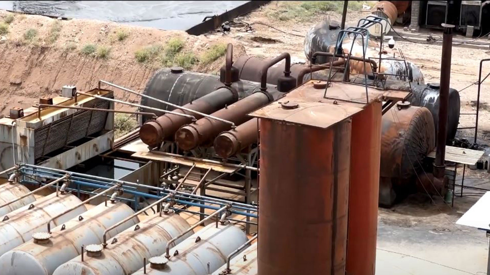 The photo shows one of the unlicensed refineries that was shut down. (Photo: Kurdistan24)