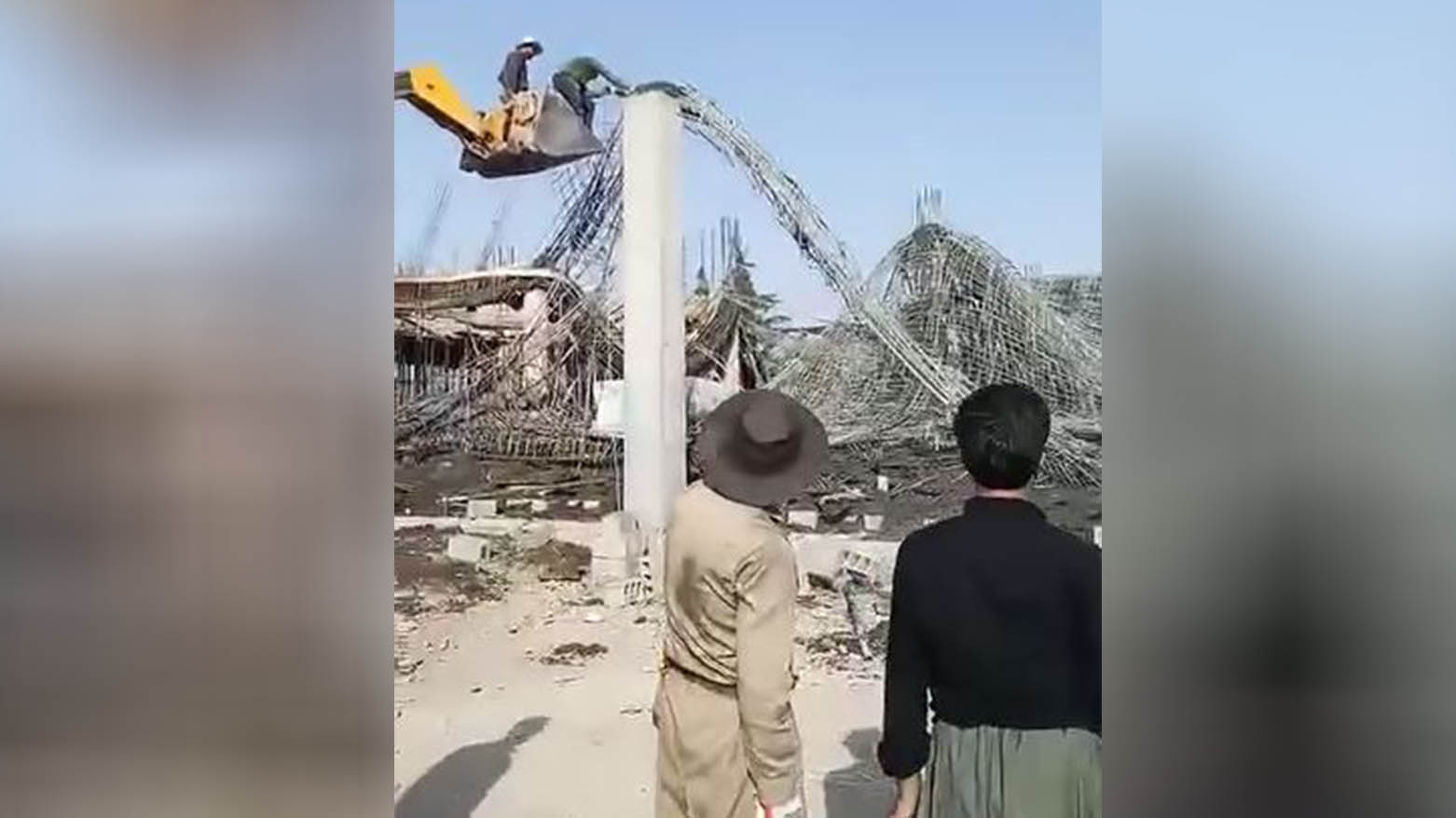 ڕووخانی بنمیچی مزگەوتێک لە پیرەمەگروون