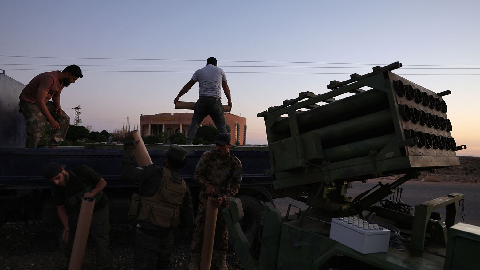 القوات السورية تباشر بالدخول إلى مركز مدينة السويداء والرئاسة الروحية الدرزية ترحب