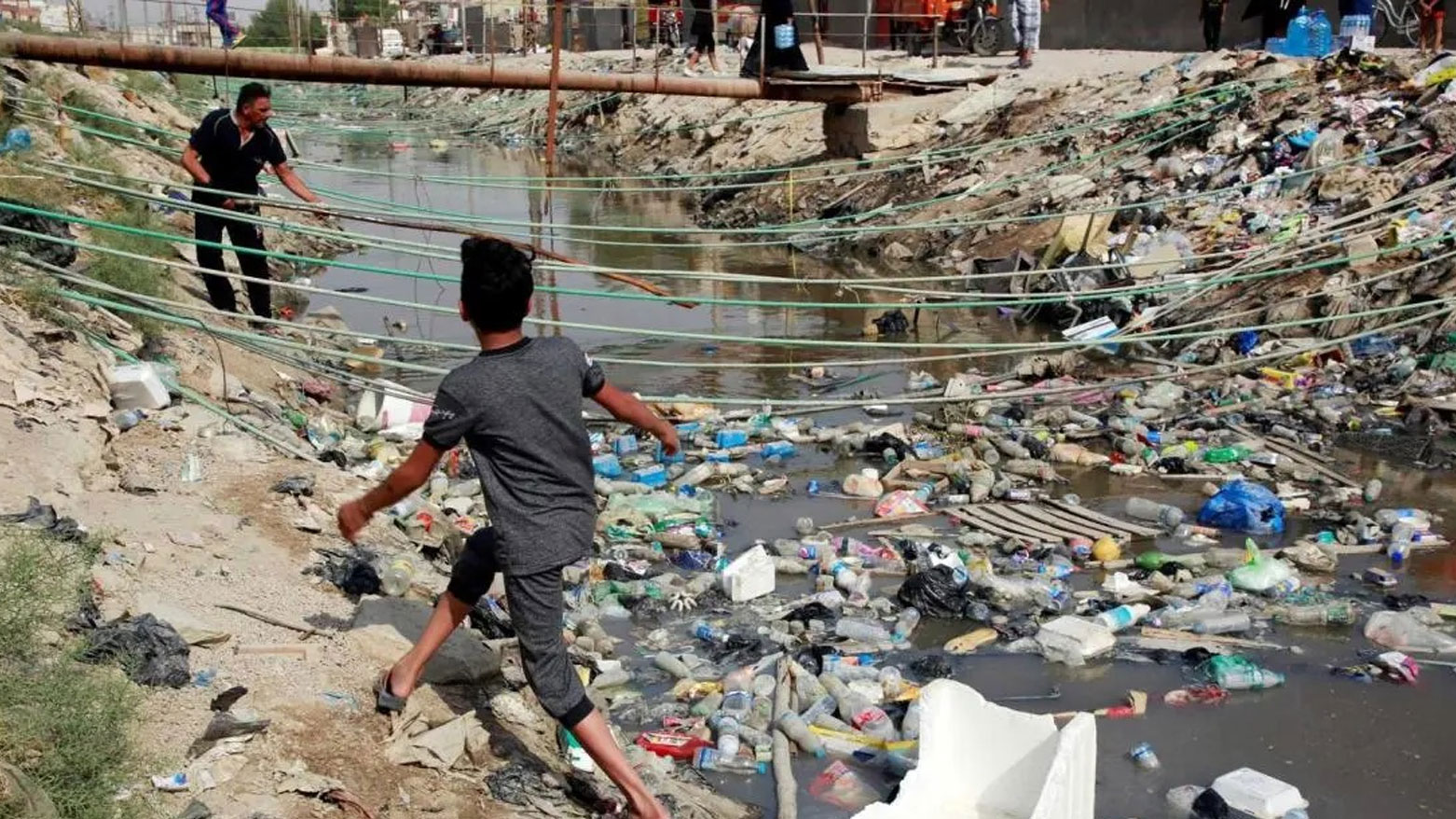 مەهدی تەمیمی: ئاوی خواردنەوەی دانیشتوانی بەسرە بۆ ئاژەڵ و ڕووەکیش شیاو نییە
