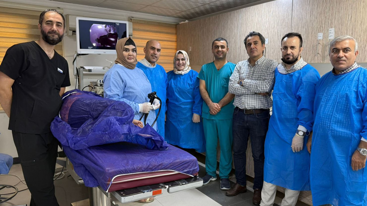 لە نەخۆشخانەی رزگاریی هەولێر، دەمبووسێک لە قوڕگی کچێک دەرهێنرا