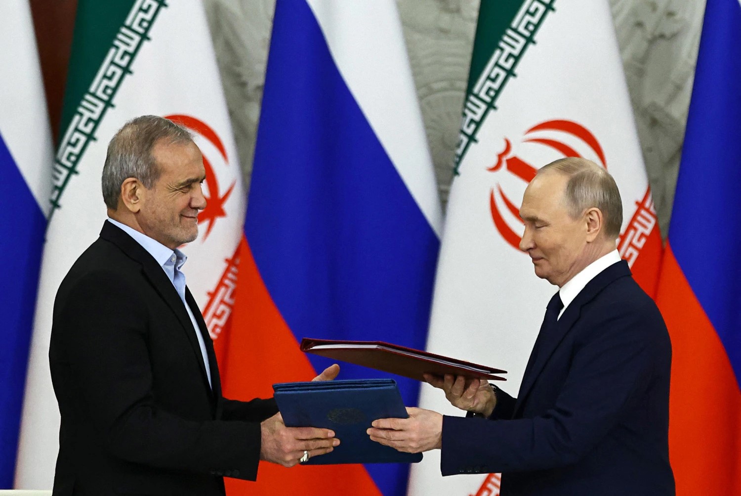 Mesûd Pizîşkiyan û Vladimir Putin