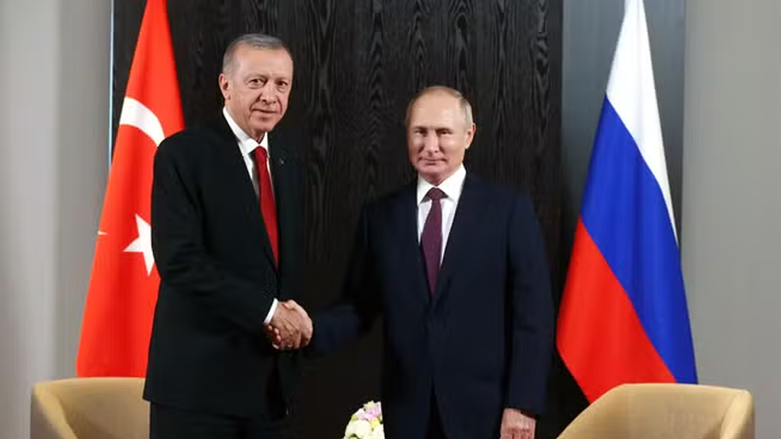 أردوغان وبوتين يبحثان علاقات البلدين والتوترات في سوريا
